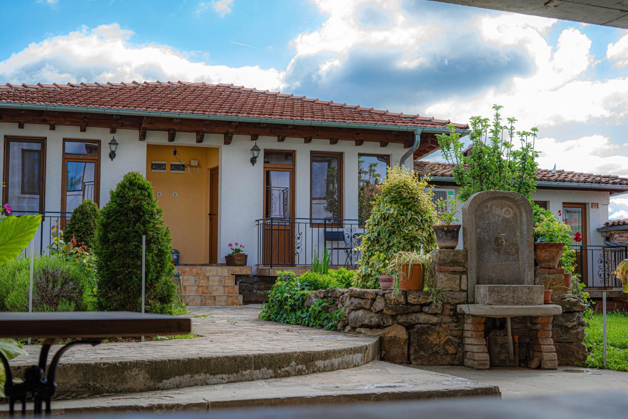 Family Hotel "Slavianska Dusha" Tırnova Dış mekan fotoğraf